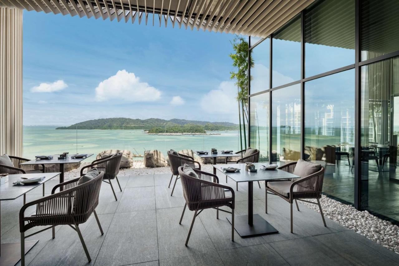 Hotel Hyatt Centric Kota Kinabalu Exterior foto The Deck