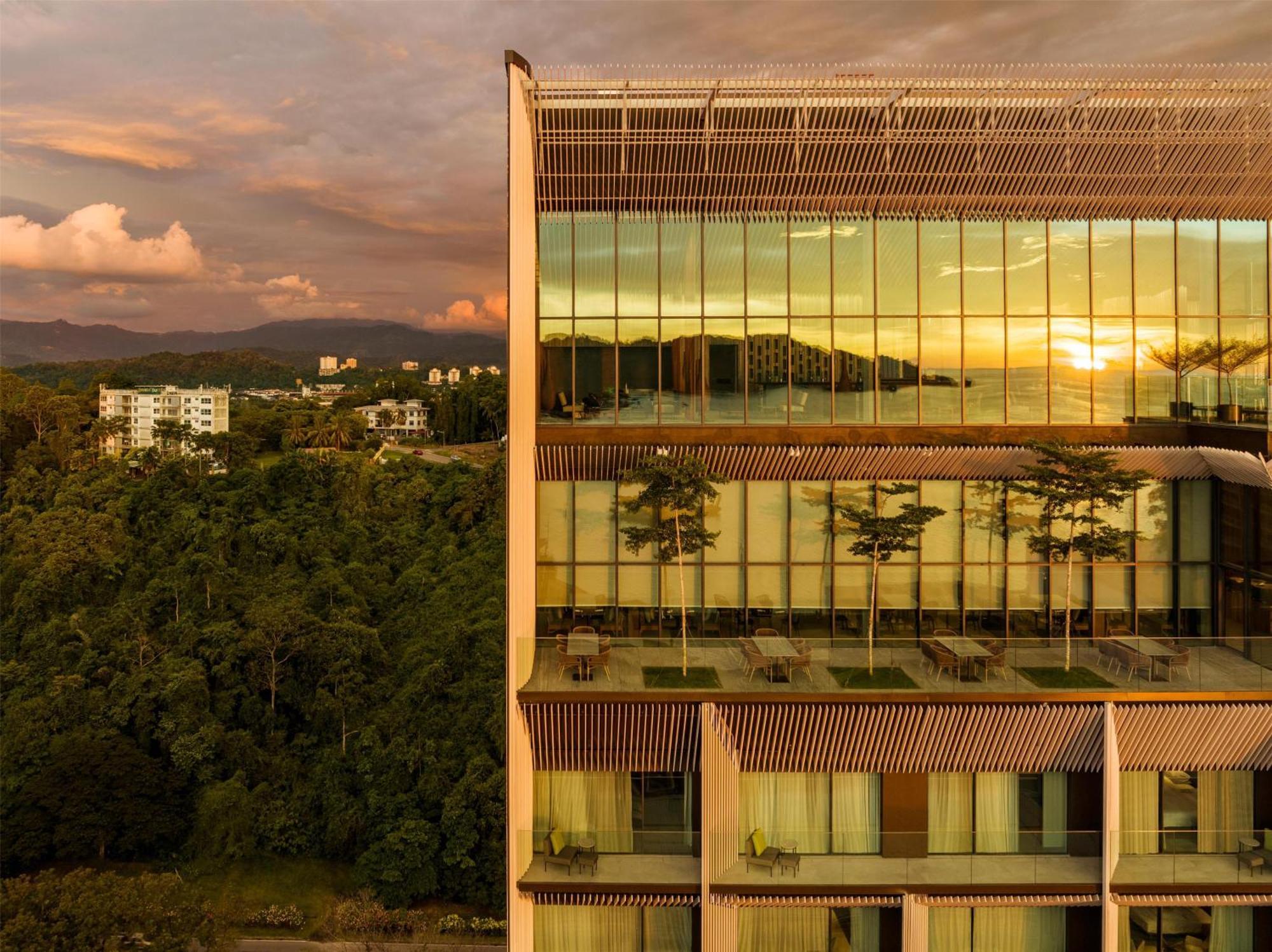 Hotel Hyatt Centric Kota Kinabalu Exterior foto